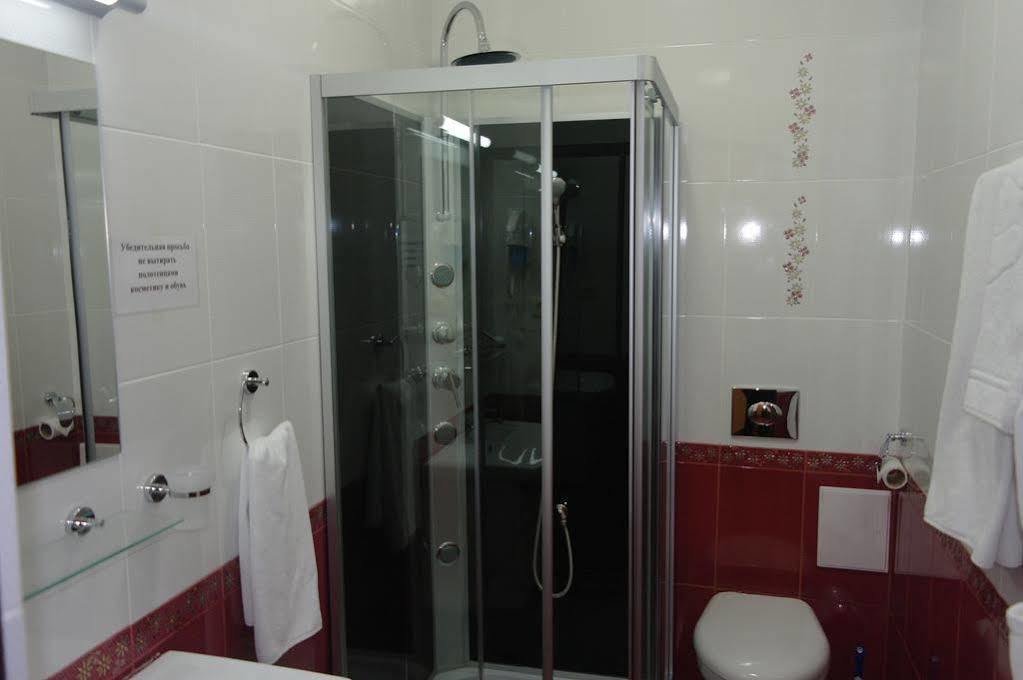 Sultan Beibarys Hotel Астана Екстериор снимка